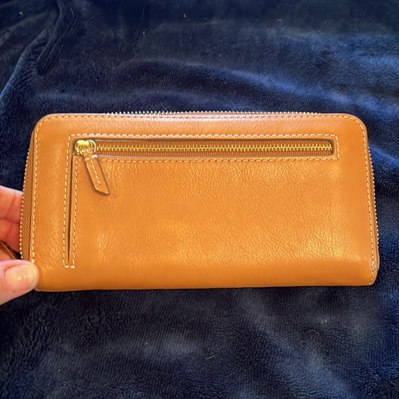 FOSSIL ZIP AROUND WALLET - Picture 2 of 10